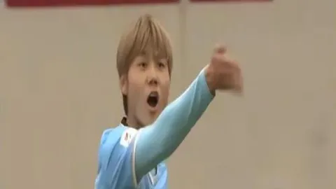 曼联激战伊斯坦布尔队，4-1取胜，B费梅双响拉什福德点球立功