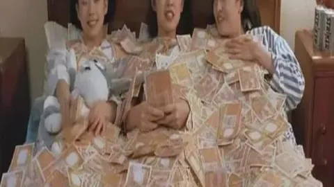 尤文圖斯意大利杯半準決賽首戰1-0擊敗佛羅倫薩，夸德拉多補時失誤球讓勝利變為敗北