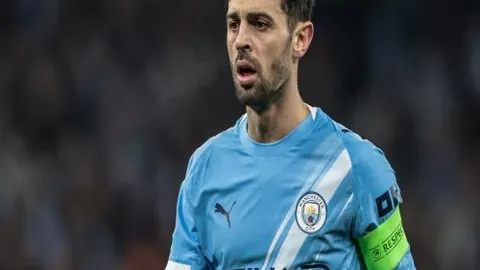 “周四晨国王杯1／8决赛落幕，马竞0-2不敌皇家社会遭淘汰，贾努扎伊与索罗斯立功；马竞近况令人担忧。”